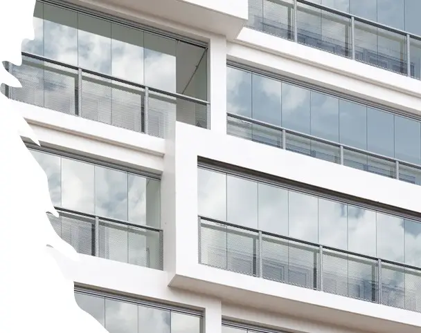 Triple vitrage ou film protection solaire thermique - façade vitrée bâtiment